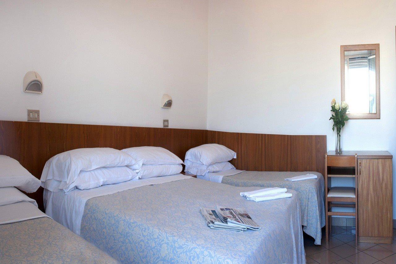 Hotel Lungomare Cervia Exterior foto