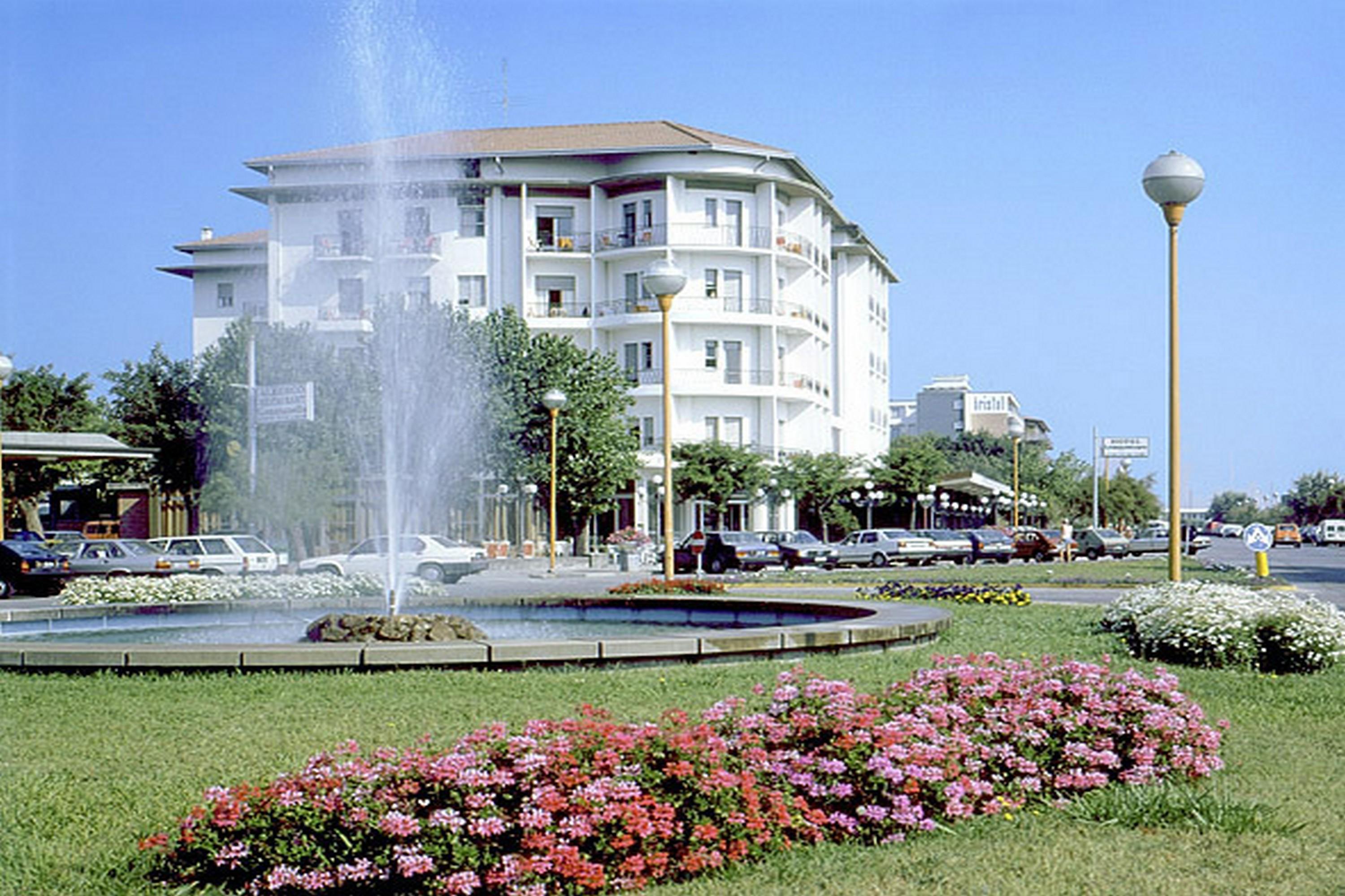 Hotel Lungomare Cervia Exterior foto