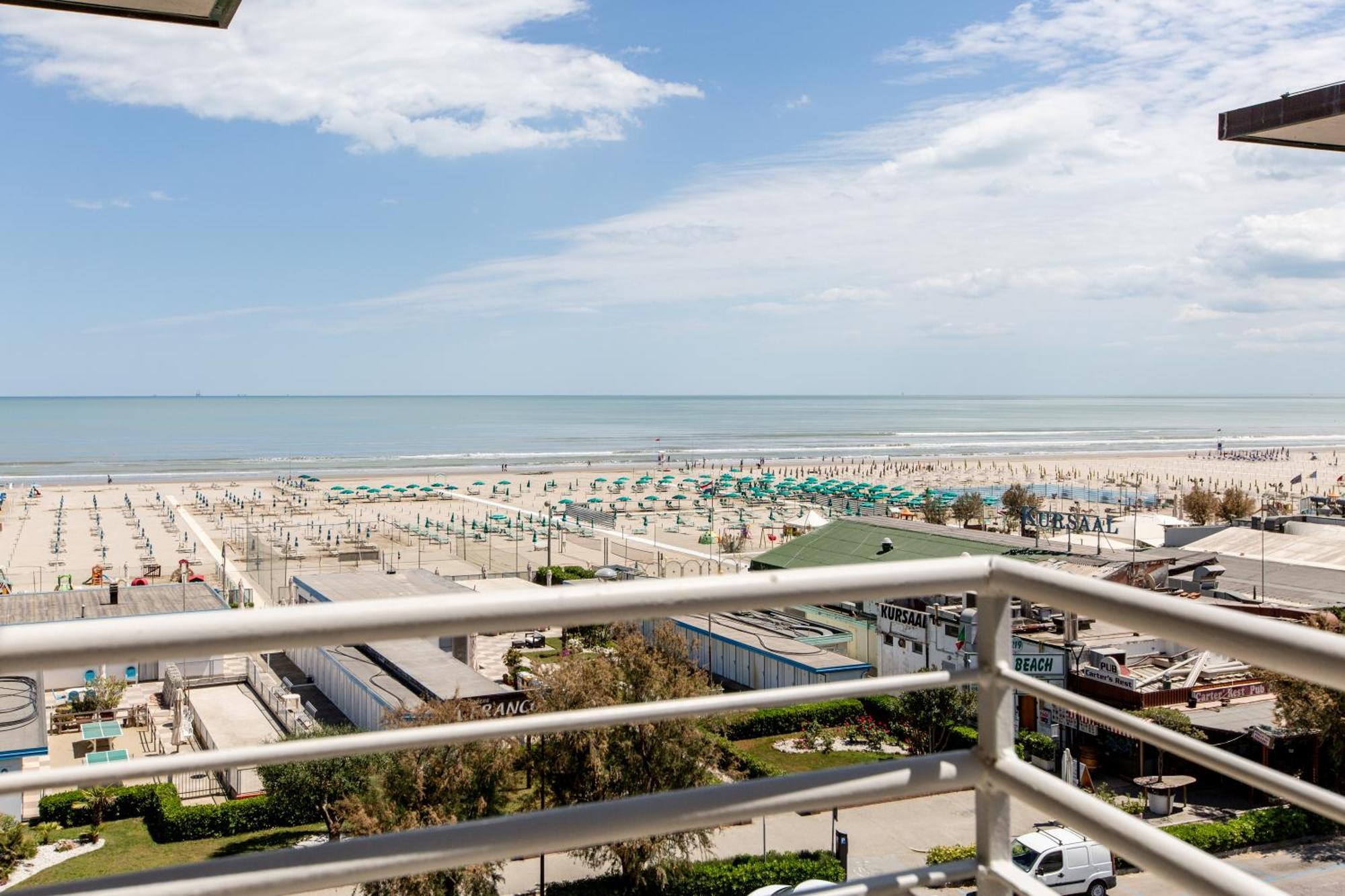 Hotel Lungomare Cervia Exterior foto