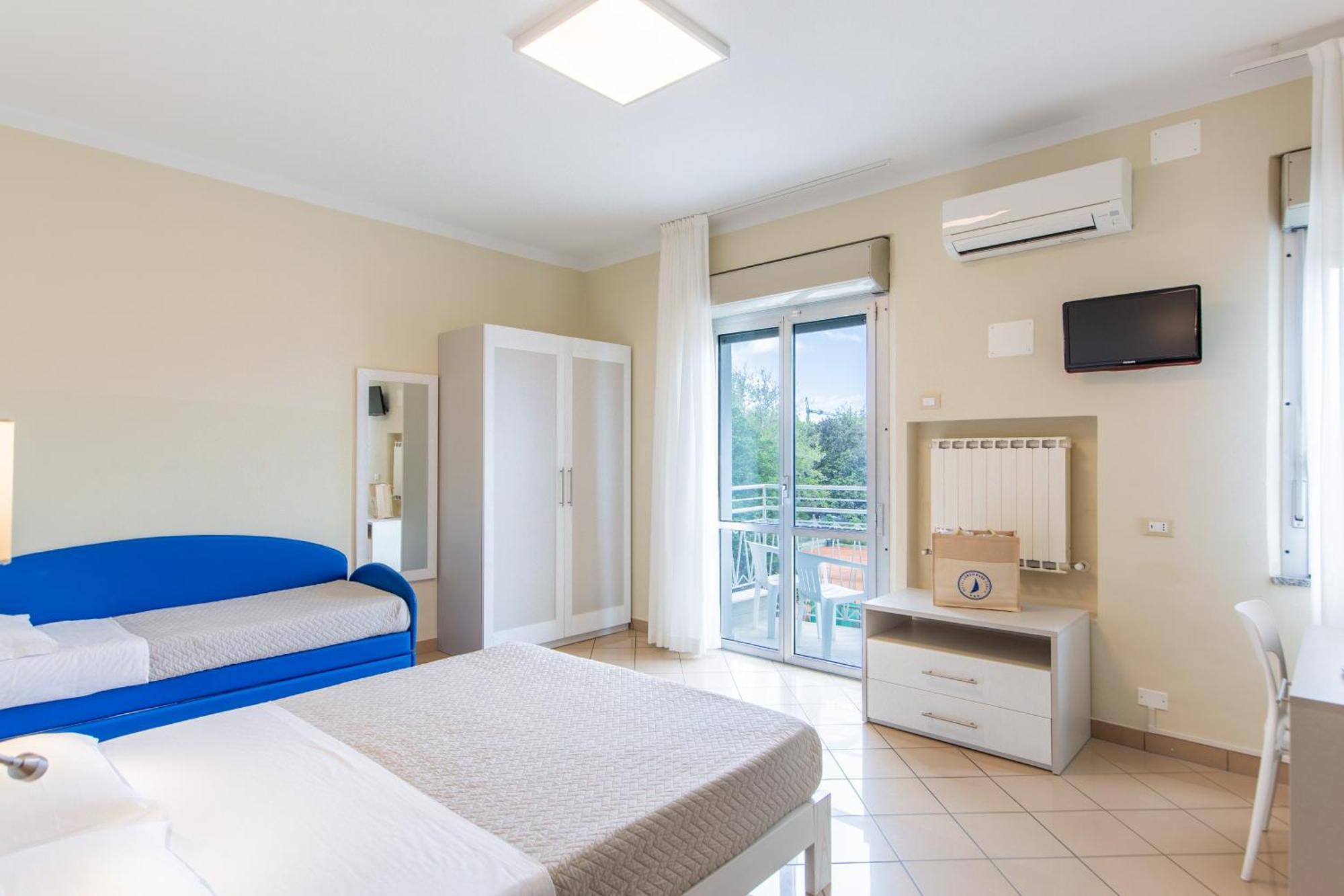 Hotel Lungomare Cervia Exterior foto