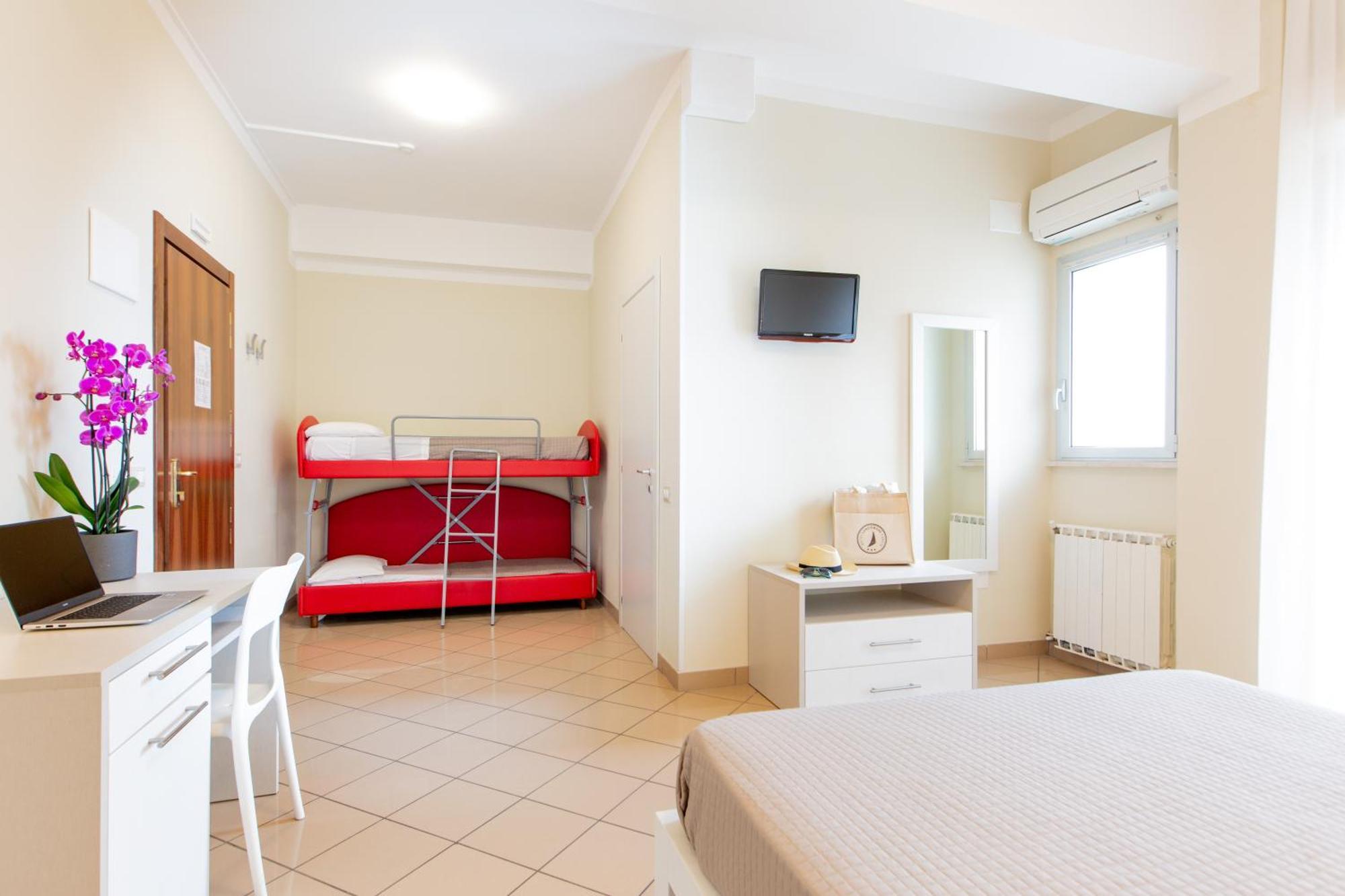 Hotel Lungomare Cervia Exterior foto
