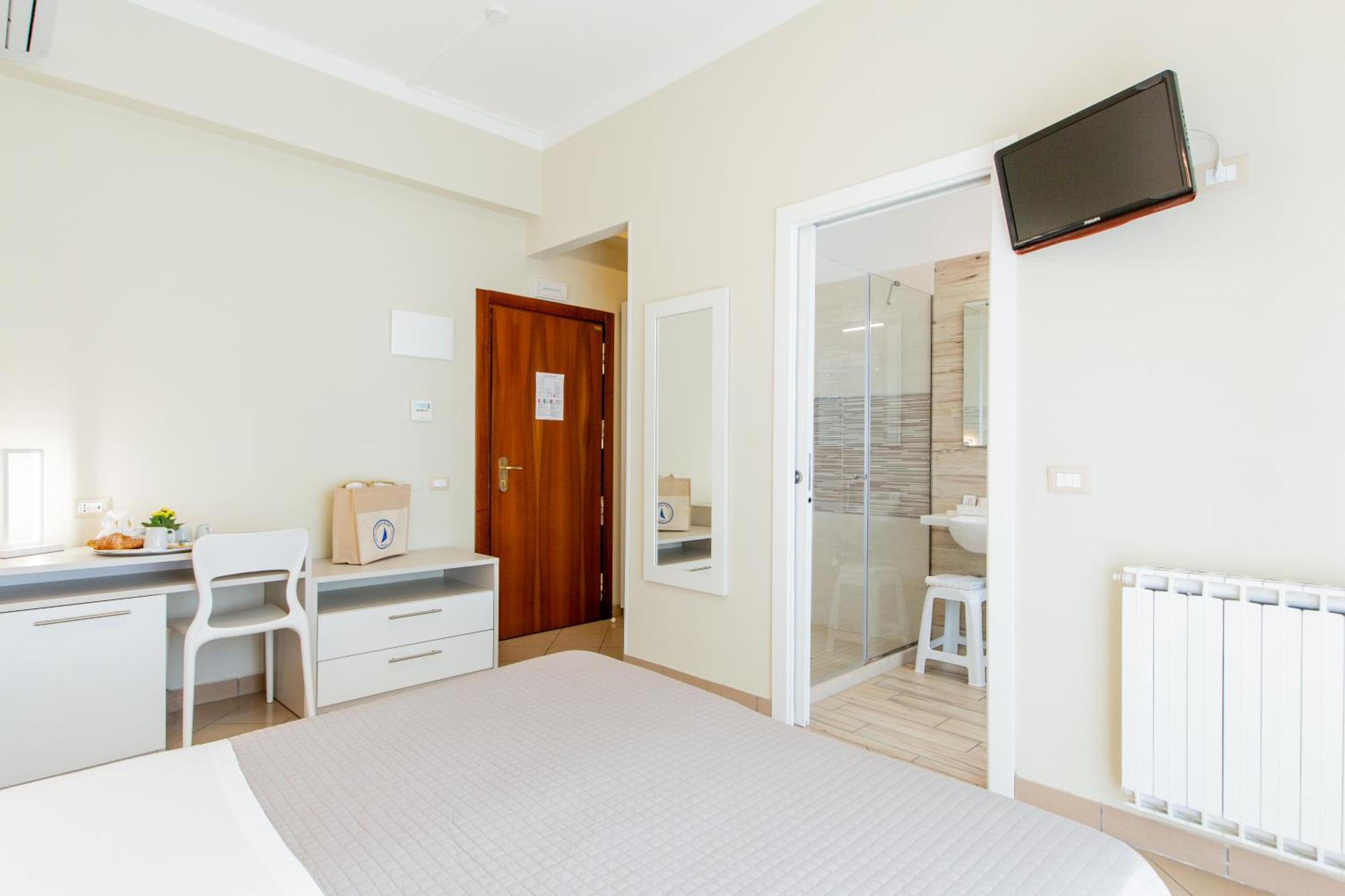 Hotel Lungomare Cervia Exterior foto