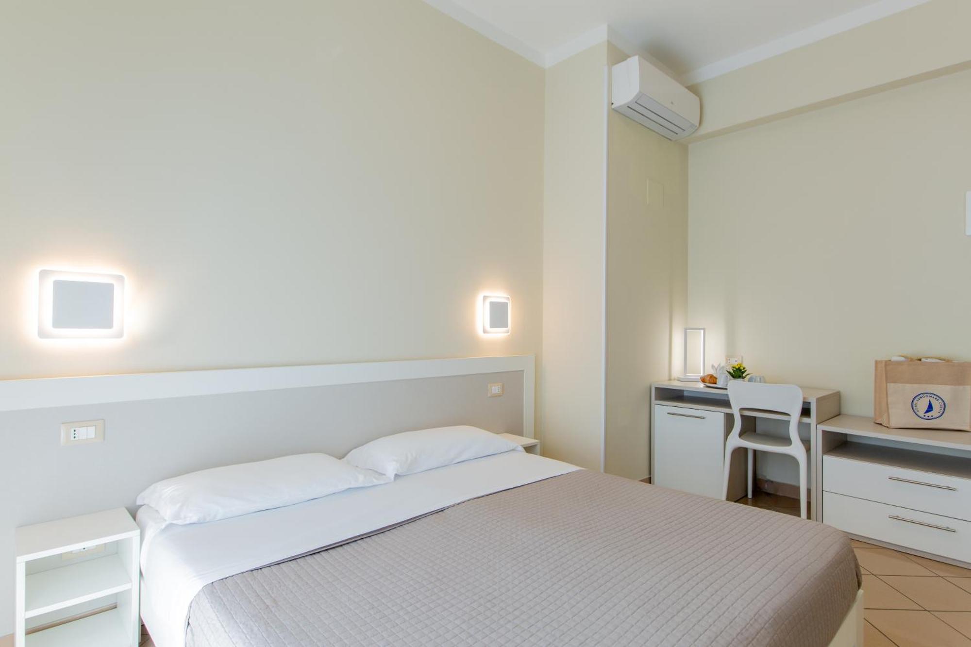 Hotel Lungomare Cervia Exterior foto