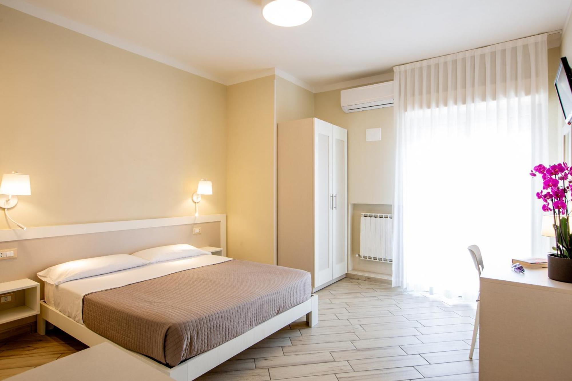 Hotel Lungomare Cervia Exterior foto